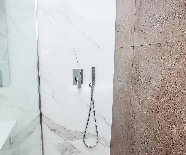 شقة Fabuleux بوزولي